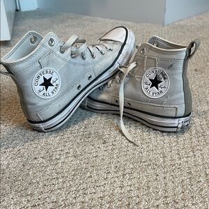 Converse-women’s-green and off-white